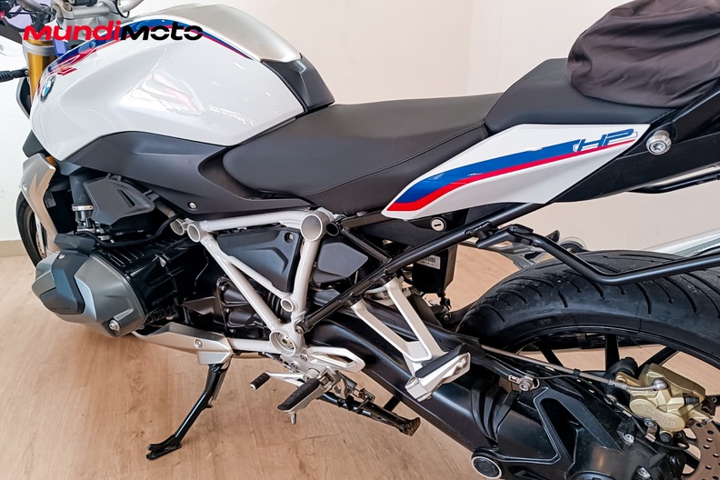 Motorbike image 8