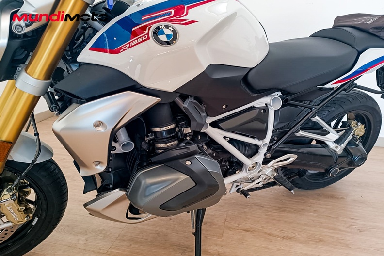 Motorbike image 9