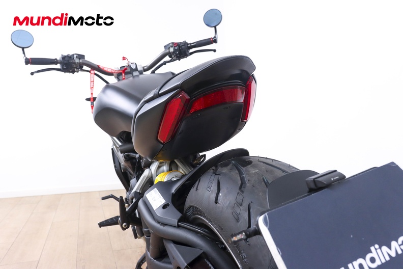 Motorbike image 9