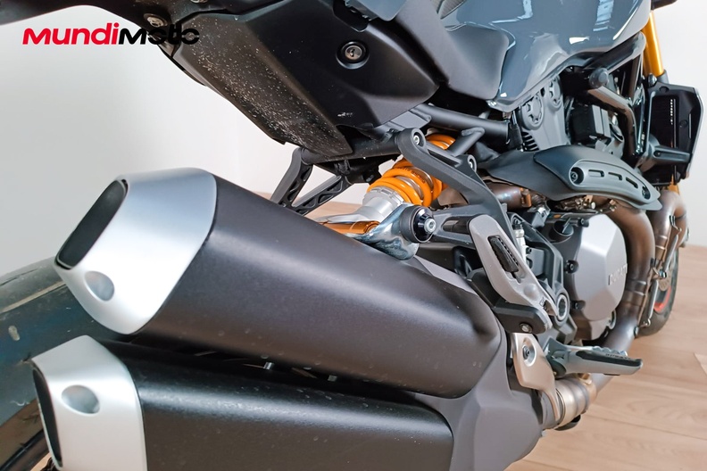 Motorbike image 3