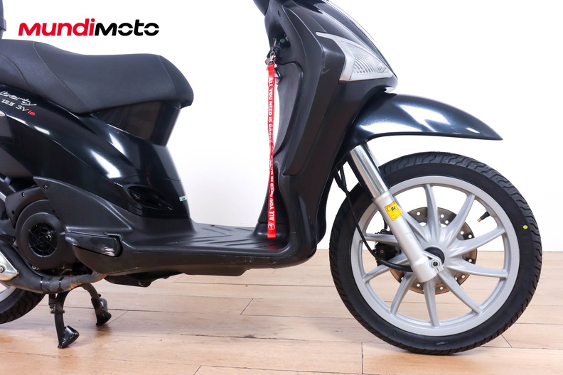 Motorbike image 13