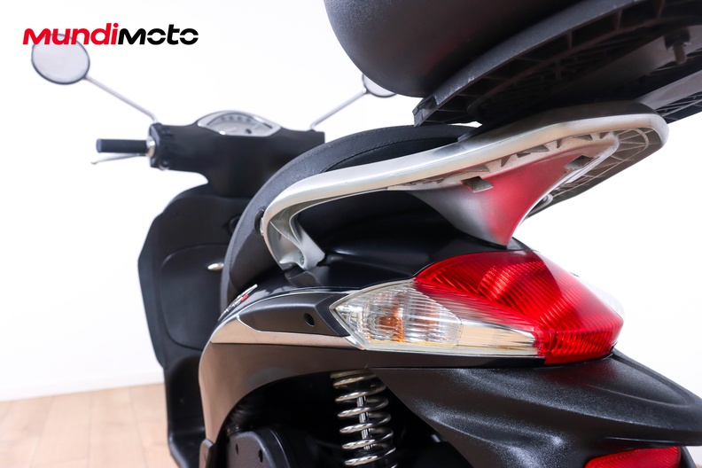 Motorbike image 9