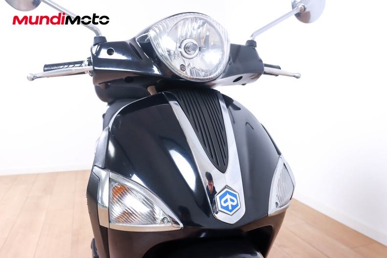 Motorbike image 4