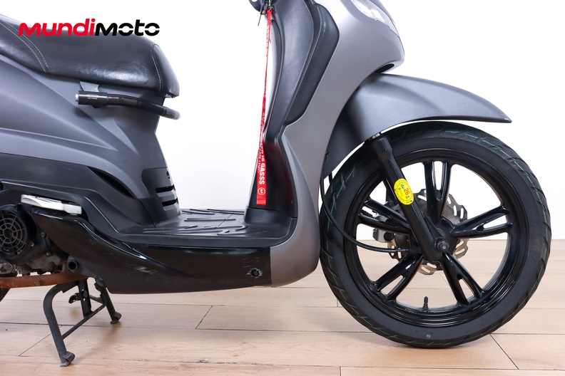 Motorbike image 12