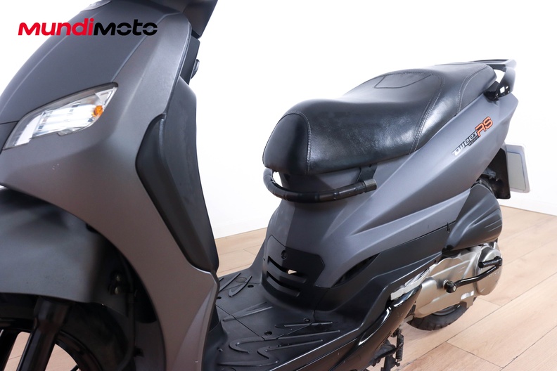Motorbike image 8