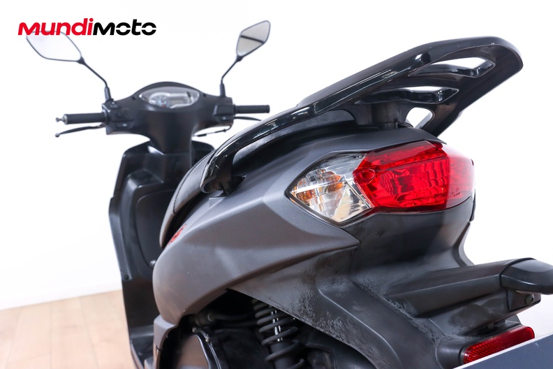 Motorbike image 9