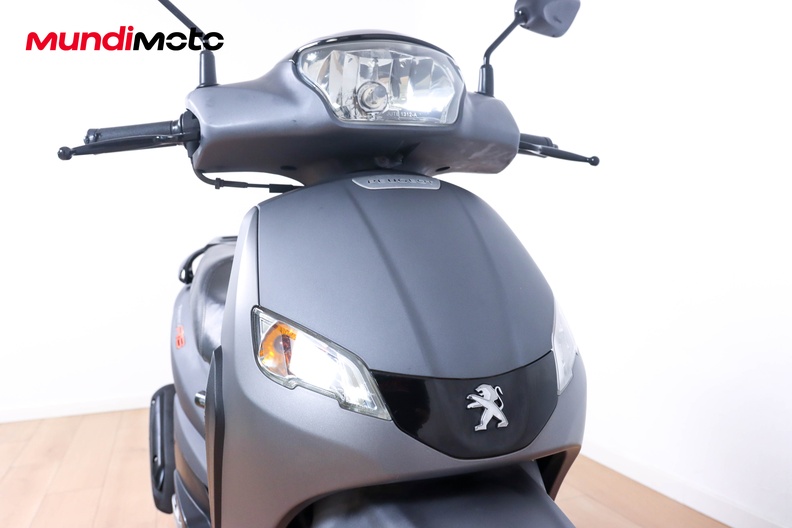 Motorbike image 4