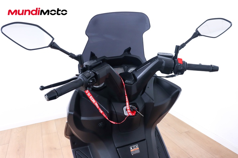 Motorbike image 10