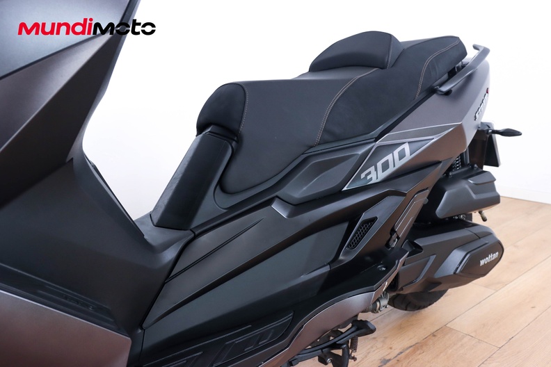 Motorbike image 8