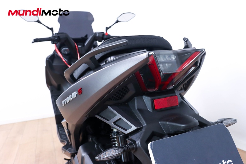 Motorbike image 9