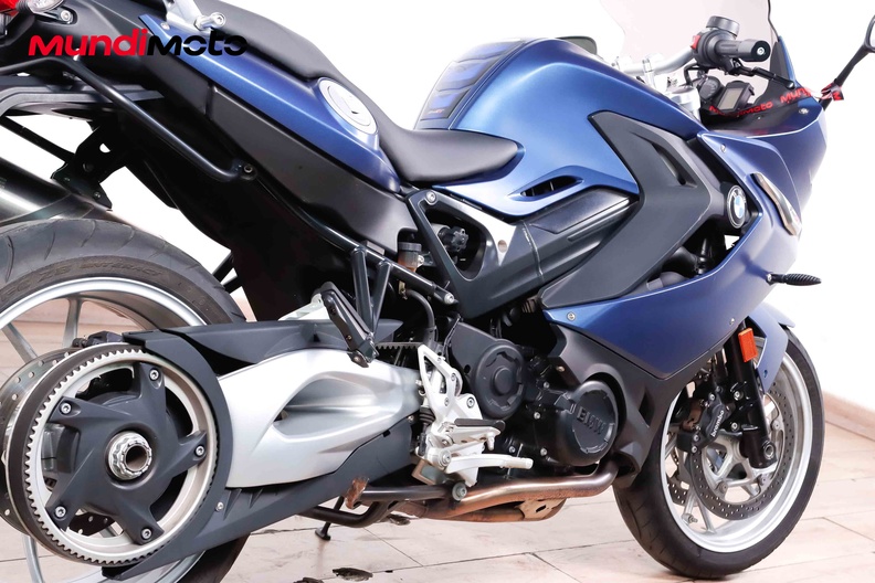 Motorbike image 3