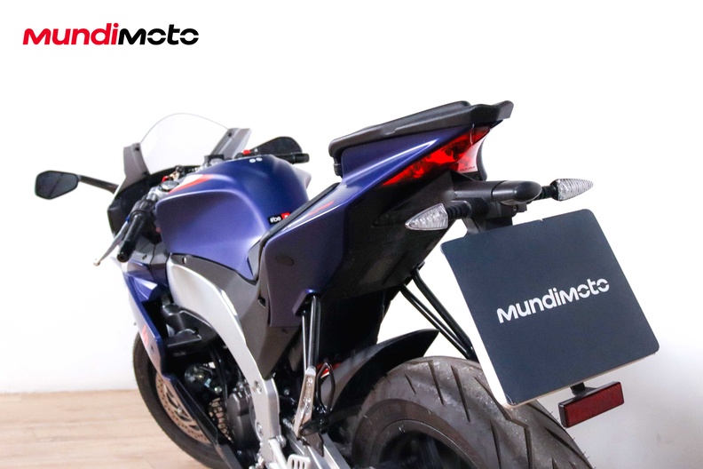 Motorbike image 9