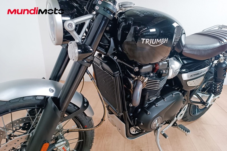 Motorbike image 9