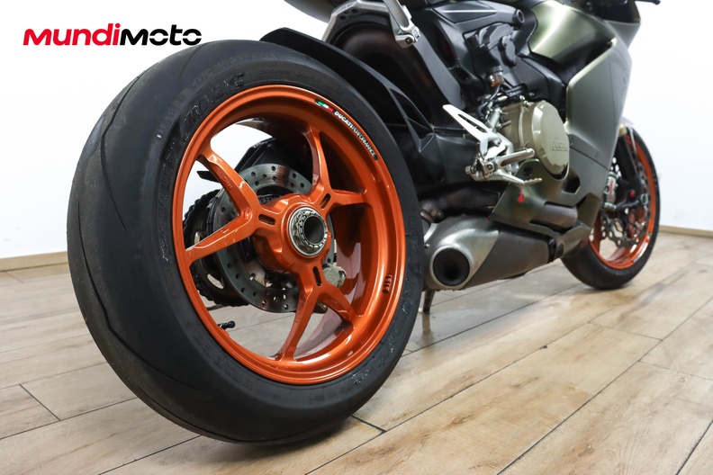 Motorbike image 3