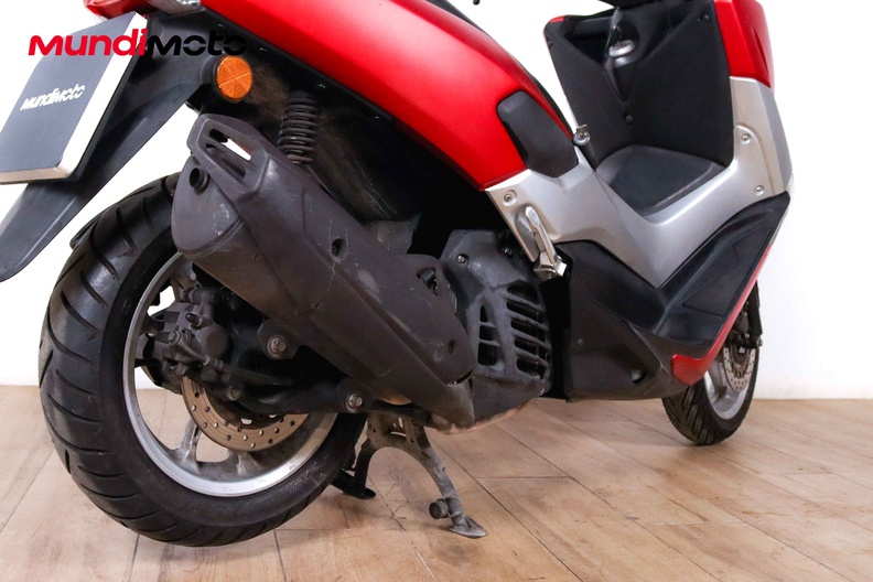 Motorbike image 3