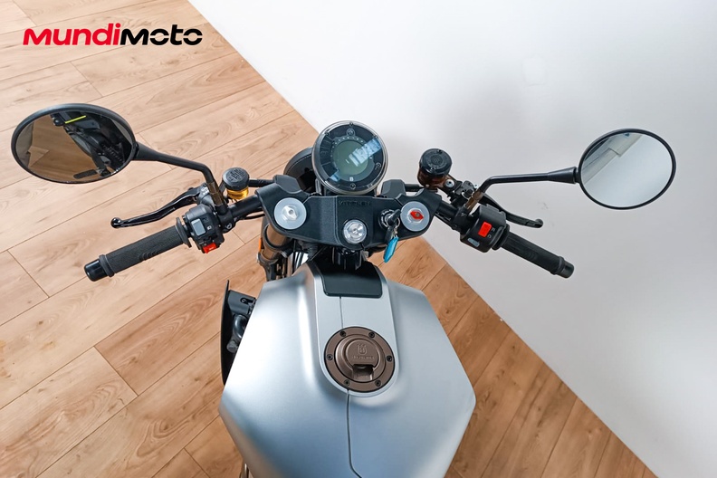 Motorbike image 10