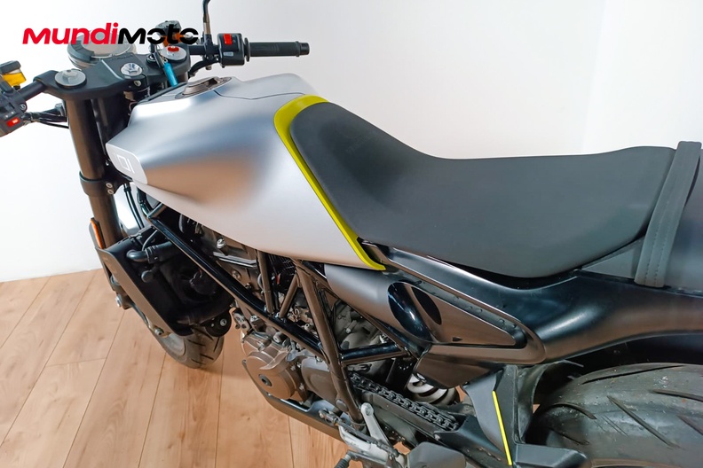 Motorbike image 8