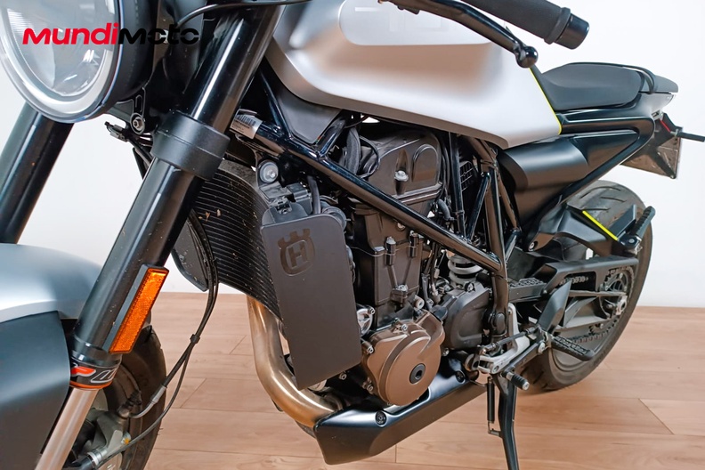 Motorbike image 9
