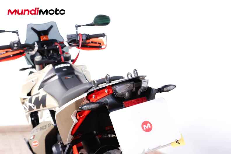 Motorbike image 9