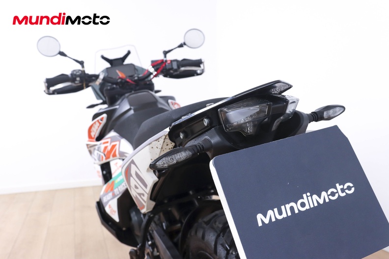 Motorbike image 9