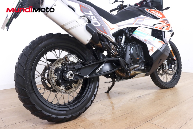 Motorbike image 3