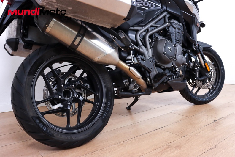 Motorbike image 3