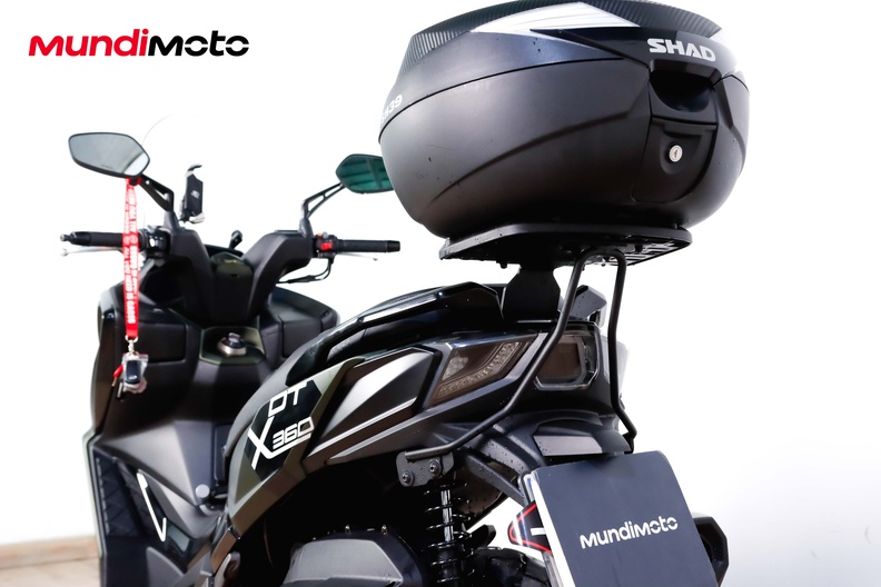 Motorbike image 9