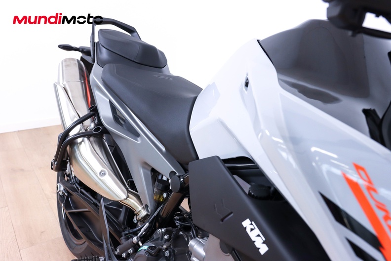 Motorbike image 9