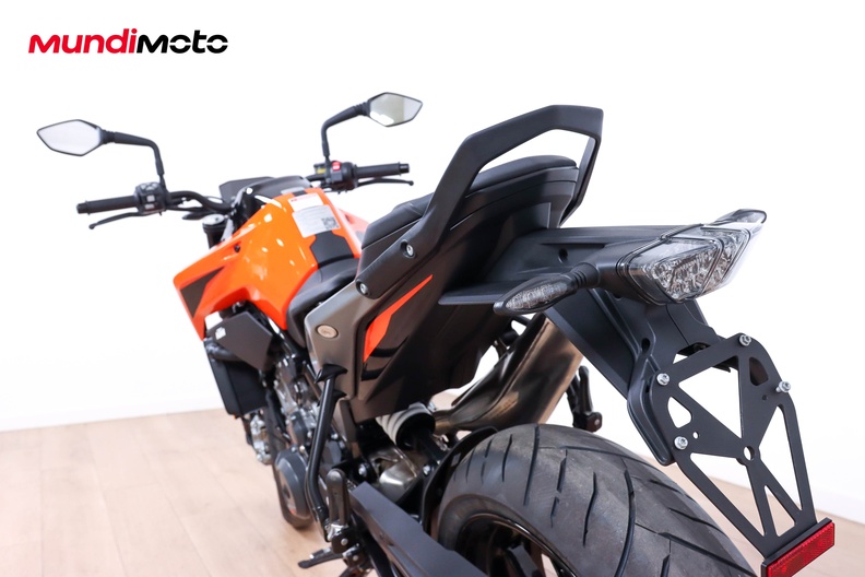 Motorbike image 3