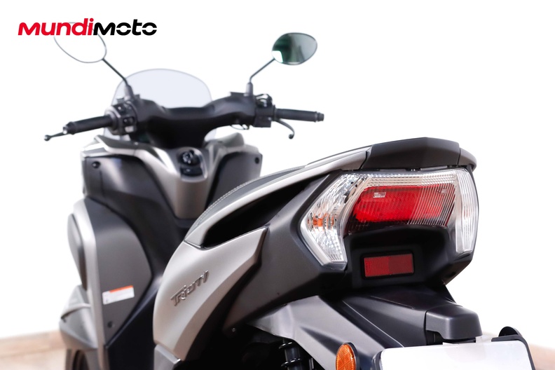 Motorbike image 9