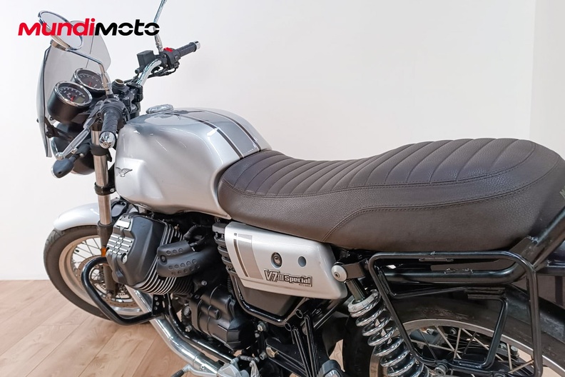 Motorbike image 8