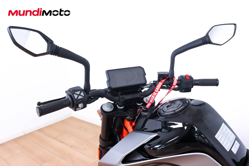Motorbike image 10