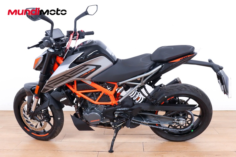 Motorbike image 5