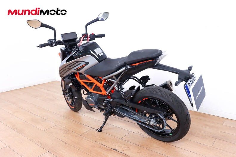 Motorbike image 6