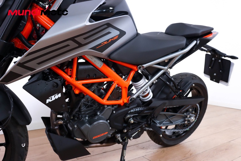Motorbike image 8