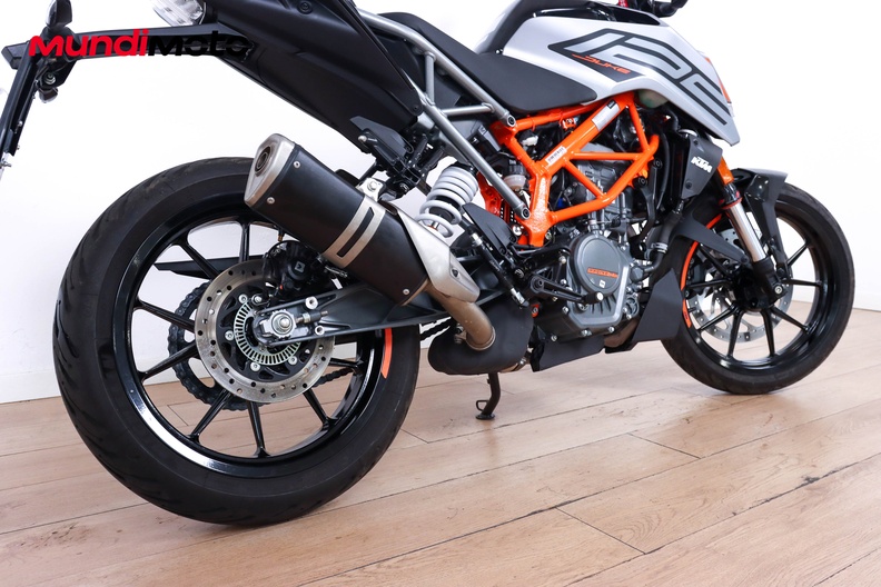 Motorbike image 3