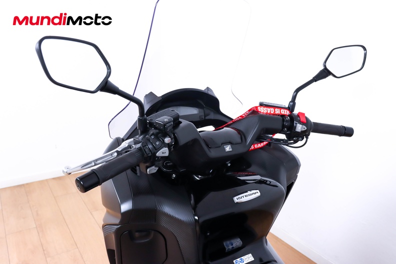 Motorbike image 10
