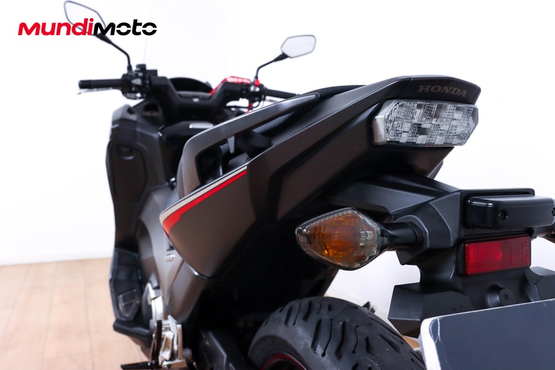 Motorbike image 9