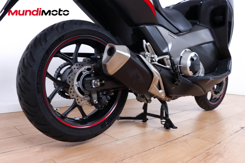 Motorbike image 3