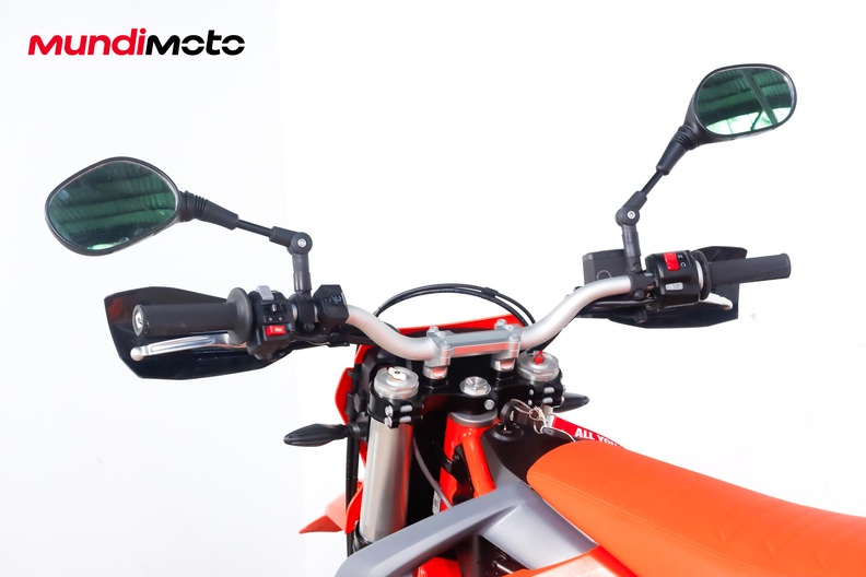 Motorbike image 10