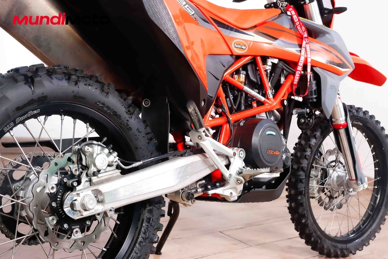 Motorbike image 3