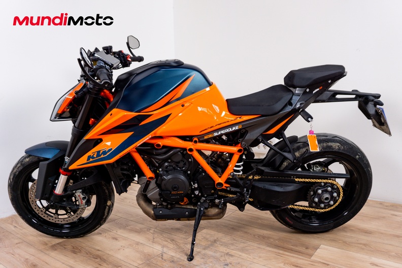 Motorbike image 5