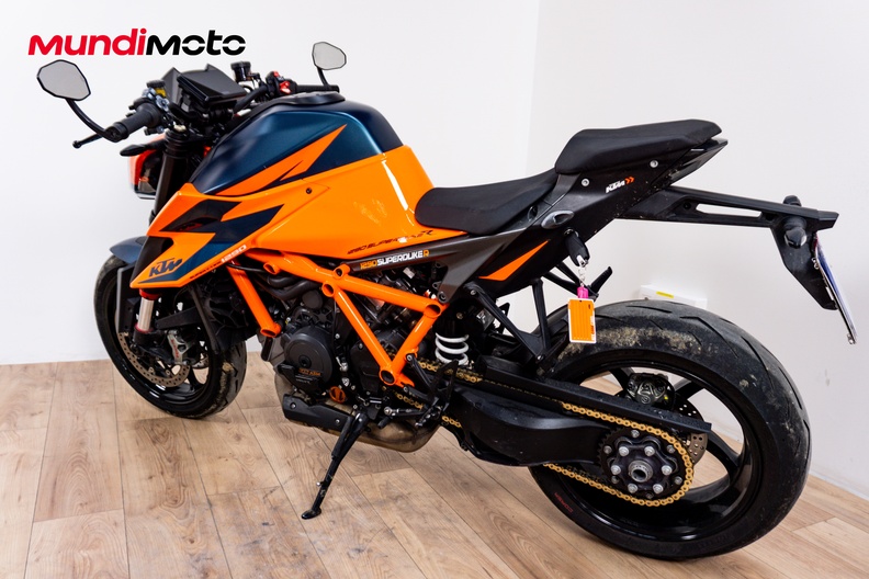 Motorbike image 7