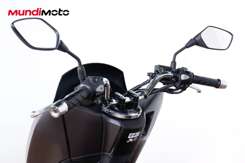 Motorbike image 10