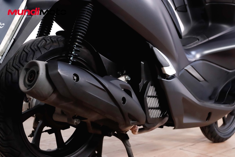 Motorbike image 3