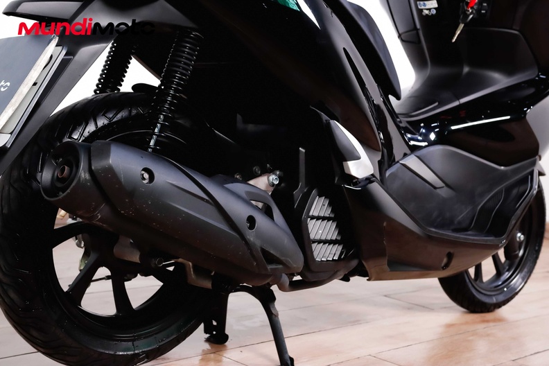 Motorbike image 3