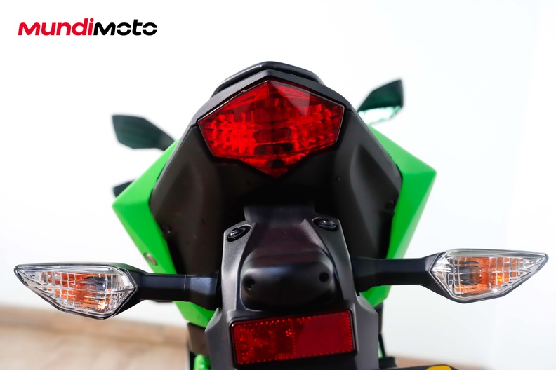 Motorbike image 9