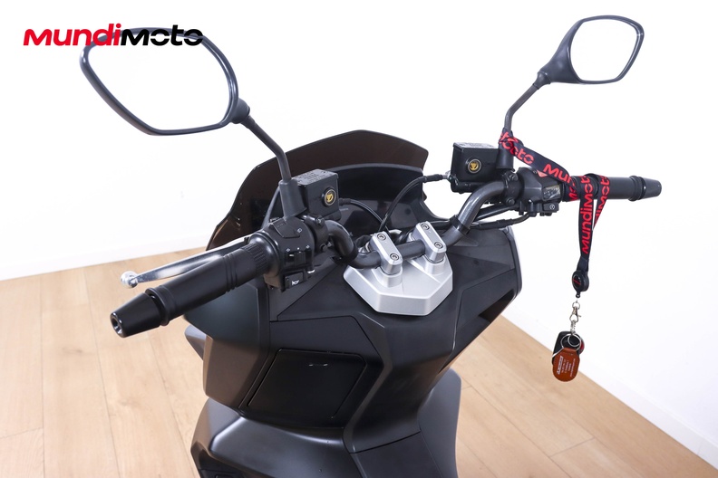 Motorbike image 10