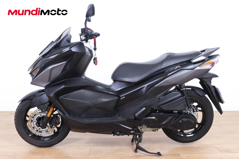 Motorbike image 5