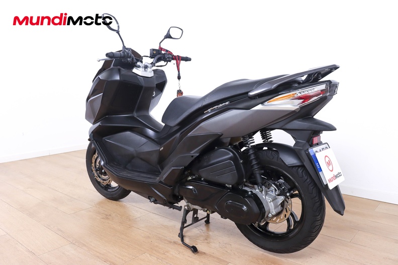 Motorbike image 6
